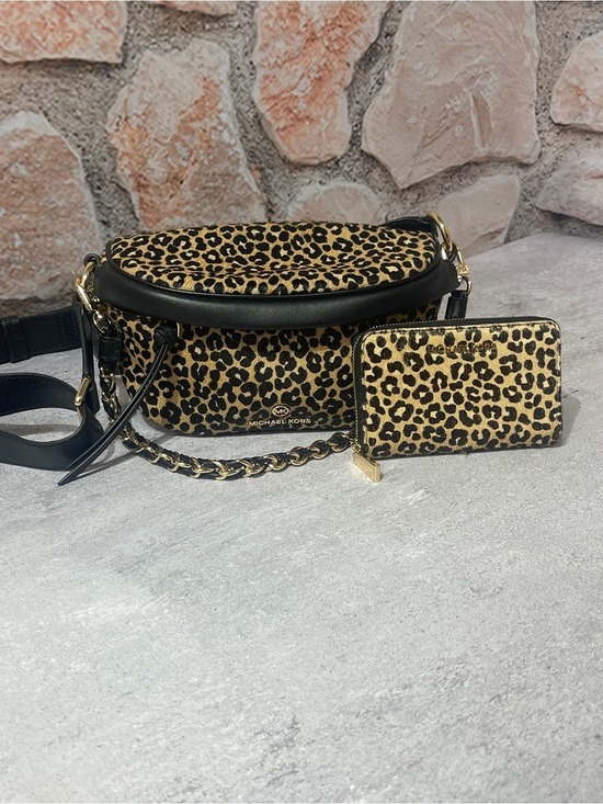 Michael Kors Handbags - Michael Kors Slater Sling Pack Leopard Print Bag & Wallet Set Calf Hair